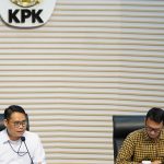 Komisi Pemberantasan Korupsi (KPK) resmi menahan Aparatur Sipil Negara (ASN) Kementerian Perhubungan, Rina Sutriyanto