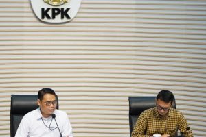 Komisi Pemberantasan Korupsi (KPK) resmi menahan Aparatur Sipil Negara (ASN) Kementerian Perhubungan, Rina Sutriyanto