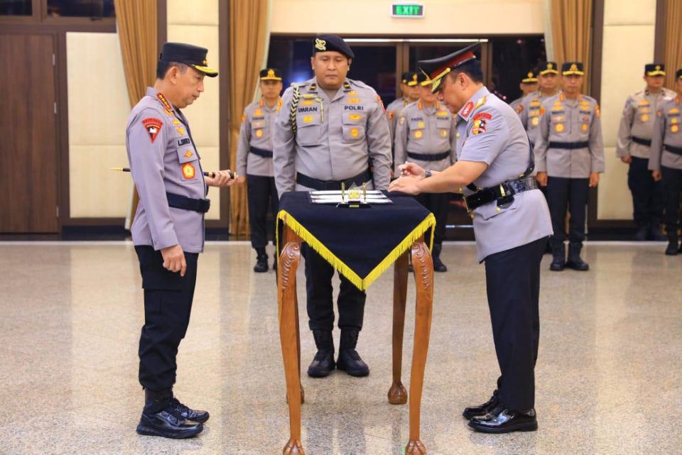 Pelantikan tersebut berdasarkan Surat Telegram Kapolri Nomor: ST/1764/VIII/KEP./2025 tertanggal 5 Agustus 2025, yang ditandatangani Asisten Kapolri Bidang SDM Irjen Pol. Anwar.