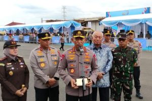 Kapolri Jenderal Listyo Sigit Prabowo menargetkan pembangunan 500 Satuan Pemenuhan Pelayanan Gizi (SPPG) di seluruh Indonesia, Target tersebut ia sampaikan usai meresmikan sekaligus melakukan peletakan batu pertama (groundbreaking) pembangunan SPPG di Kalimantan Selatan, Kamis (21/8).
