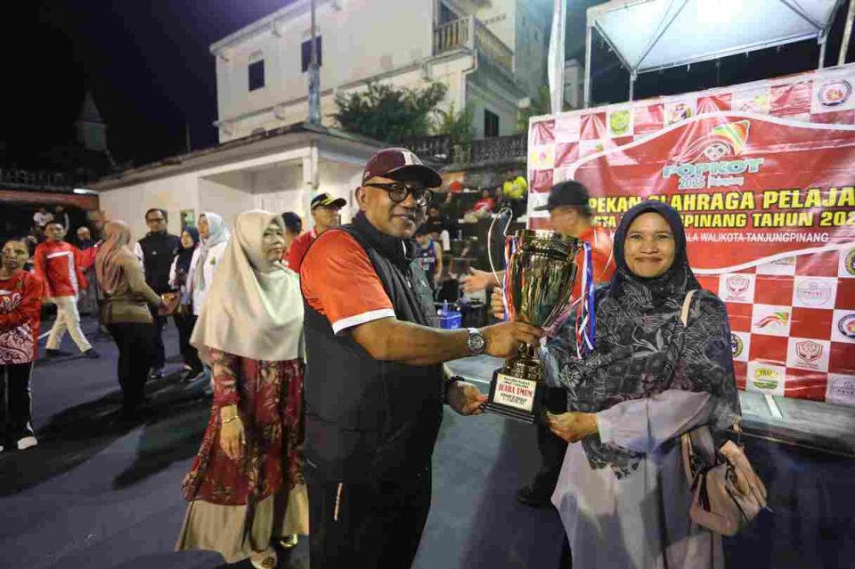 Penutupan dilakukan Wali Kota Tanjungpinang, Lis Darmansyah, yang mengapresiasi semangat juang ratusan pelajar selama ajang berlangsung.