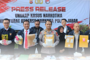 Direktorat Reserse Narkoba Polda Jawa Barat berhasil mengungkap jaringan peredaran narkotika lintas wilayah Jakarta–Sukabumi–Bandung dalam operasi pada 7–14 Agustus 2025.