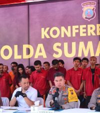Direktorat Reserse Narkoba Polda Sumatera Utara bersama Polres Langkat dan Polres Binjai berhasil mengungkap 429 kasus tindak pidana narkoba sepanjang periode 1 Januari hingga 19 Agustus 2025.