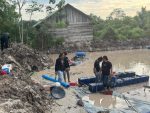 Tiga orang pelaku tambang emas ilegal diamankan Polres Kuantan Singingi dalam Operasi PETI Kuantan 2025 pada Minggu (3/8/2025) sore sekitar pukul 17.30 WIB.