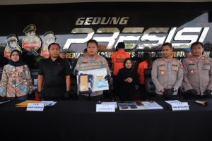 Polres Metro Bekasi Kota mengungkap kasus tindak kekerasan seksual berbasis elektronik dan pembuatan objek pornografi