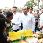 Polri terus memperkuat peran aktifnya dalam menekan inflasi melalui Gerakan Pasar Murah (GPM), yang digelar di Lapak Kampir, Kelurahan Kanigoro, Jumat (8/8/2025).