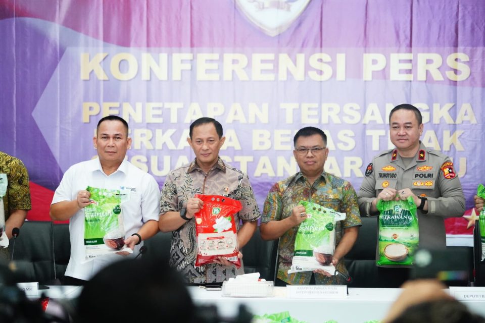 Dirtipideksus Bareskrim Polri menyita 132,65 ton beras produksi PT Food Station (FS)