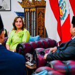 Presiden Republik Indonesia, Prabowo Subianto dan Presiden Republik Peru, Dina Ercilia Boluarte Zegarra melakukan pertemuan tête-à-tête, di ruang kerja Istana Merdeka, Jakarta, Senin, 11 Agustus 2025. (Foto: BPMI Setpres)