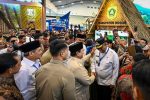 Presiden Republik Indonesia Prabowo Subianto menegaskan pentingnya efisiensi dalam penggunaan anggaran daerah sebagai salah satu kunci untuk meningkatkan kesejahteraan masyarakat. Provinsi Banten, Kamis (28/8).(Foto: BPMI Setpres)