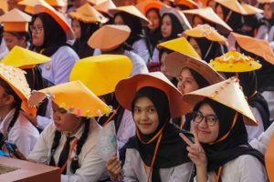 Sekretaris Daerah Provinsi Kepulauan Riau (Kepri), Adi Prihantara, mengingatkan mahasiswa baru Universitas Maritim Raja Ali Haji (UMRAH) untuk menjaga integritas sebagai bekal menuju generasi emas Indonesia 2045.Selasa (19/8/2025).