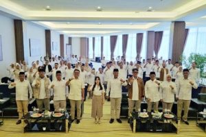 Foto bersama politisi Partai Gerindra Kepri.