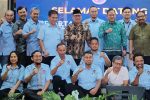 Wagub Nyanyang, Rocky Gerung dan Syahganda Nainggolan berfoto bersama pengurus K-SPSI Kota Batam.