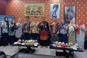 Wali Kota Tanjungpinang, Lis Darmansyah menerima audiensi Balai Pengawas Obat dan Makanan (BPOM) Kota Tanjungpinang di Ruang Wali Kota, Jumat (29/8/2025).
