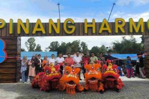 Peresmian berlangsung meriah, ditandai dengan pemotongan pita, peninjauan stan kuliner, serta pertunjukan Barongsai dan kesenian Kuda Lumping.