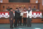 Wali Kota Tanjungpinang, Lis Darmansyah, menghadiri rapat paripurna DPRD Kota Tanjungpinang dengan agenda penyampaian pidato terhadap Rancangan Peraturan Daerah (Ranperda) tentang Perubahan APBD Tahun Anggaran 2025.