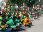 Suasana penuh kehangatan dan kebersamaan mewarnai Mako Satuan Brimob Polda Sumatera Utara pada Minggu (31/8/2025). Ratusan pengendara ojek online (ojol) dari berbagai komunitas di Kota Medan dan sekitarnya.