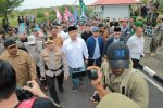 Ketua DPRD Provinsi Kepulauan Riau, H. Iman Sutiawan, SE, menerima aksi unjuk rasa gabungan Aliansi Mahasiswa Tanjungpinang-Bintan, Aliansi BEM Se-Tanjungpinang-Bintan, serta Kelompok Cipayung Plus Kepulauan Riau di halaman Gedung Sekretariat DPRD Kepri, Senin (1/9/2025).