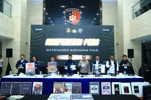 Direktorat Tindak Pidana Siber (Dittipidsiber) Bareskrim Polri bekerja sama dengan Kementerian Komunikasi dan Digital (Komdigi) berhasil memblokir ratusan akun media sosial yang terindikasi menyebarkan konten provokatif dan menghasut masyarakat untuk melakukan aksi kerusuhan serta tindakan anarkis.Rabu (3/9/2025).