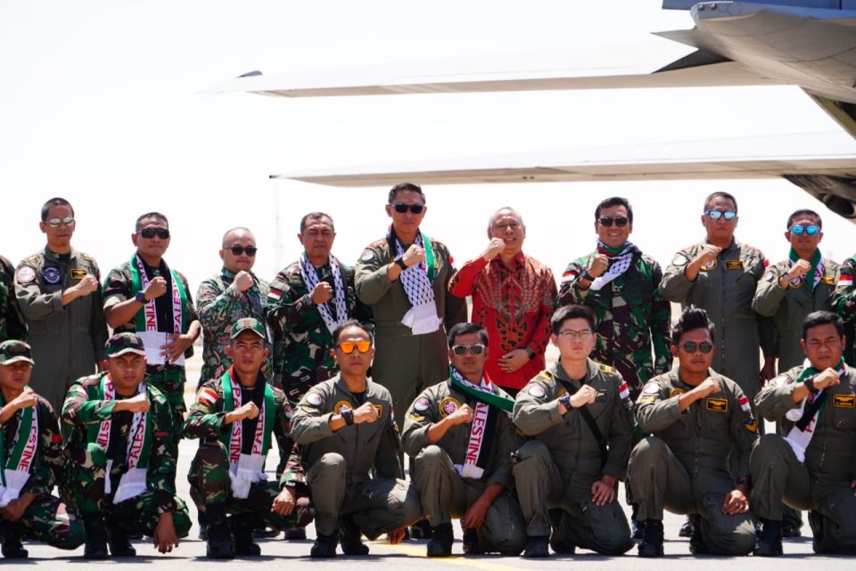 Tiga pesawat angkut strategis C-130 J Super Hercules milik TNI Angkatan Udara, masing-masing dengan nomor registrasi A-1339, A-1343, dan A-1344, yang tergabung dalam Satuan Tugas (Satgas) Garuda Merah Putih II, pada hari Minggu (31/8/2025)
