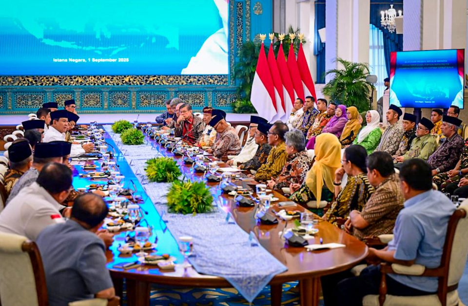 Perwakilan serikat pekerja menyampaikan dukungan penuh sekaligus sejumlah aspirasi penting terkait nasib buruh dan pekerja dalam pertemuan silaturahmi bersama Presiden Prabowo Subianto di Istana Negara, Jakarta, Senin (1/9/2025).(Foto: BPMI Setpres)