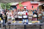 Salurkan 550 Paket Sembako untuk Warga Tiban Palm