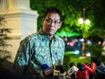 Tarik Dolar WNI dari Luar Negeri