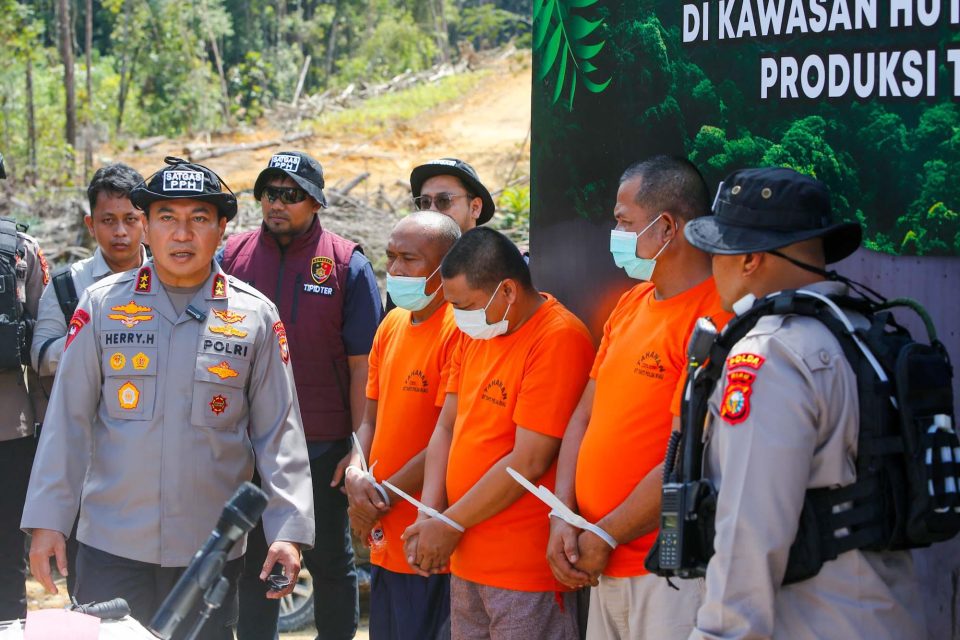Perambahan Hutan Lindung