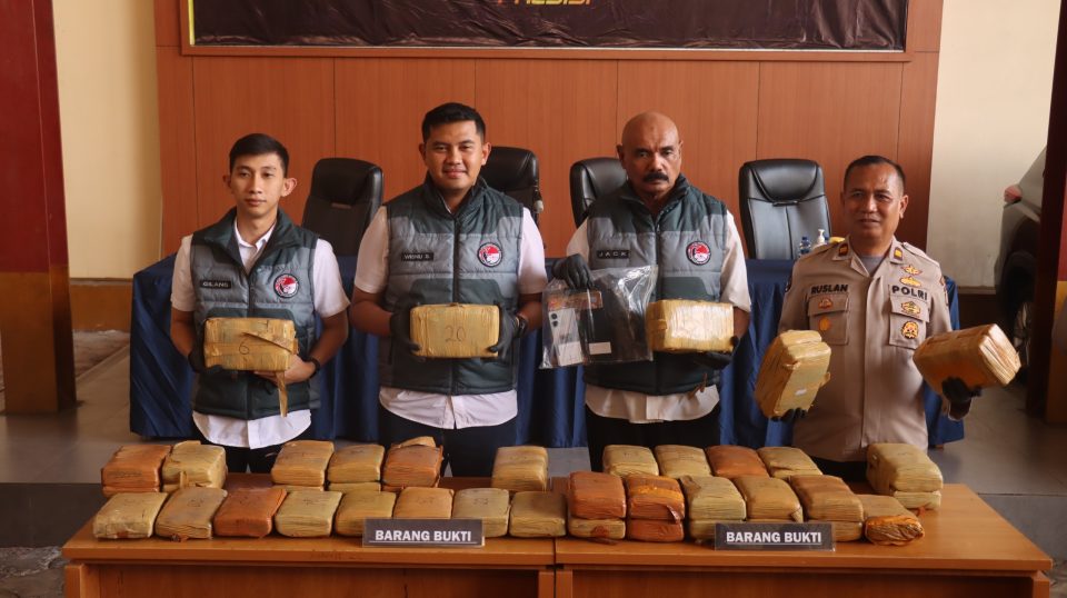 Ungkap 53 Kg Ganja, Dua Tersangka Diamankan