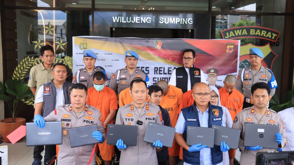 Komplotan Spesialis