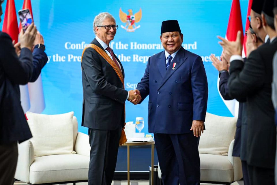 Bintang Jasa Utama kepada Bill Gates di New York